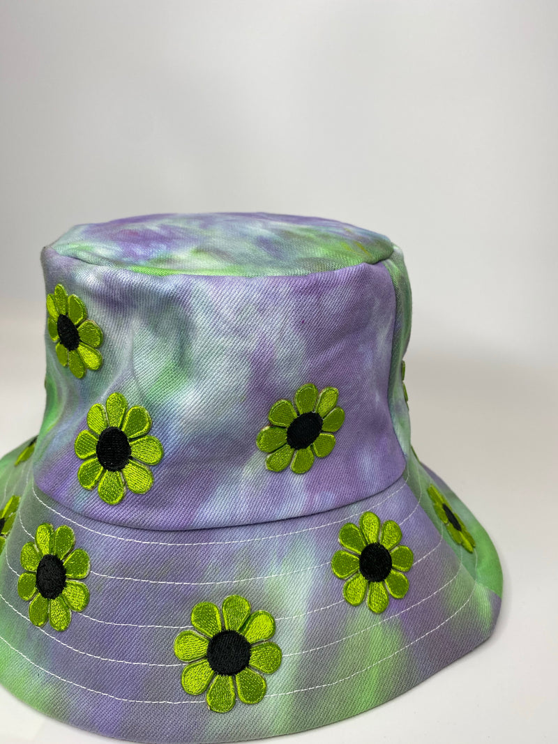 A Dub of Daisies Bucket Hat
