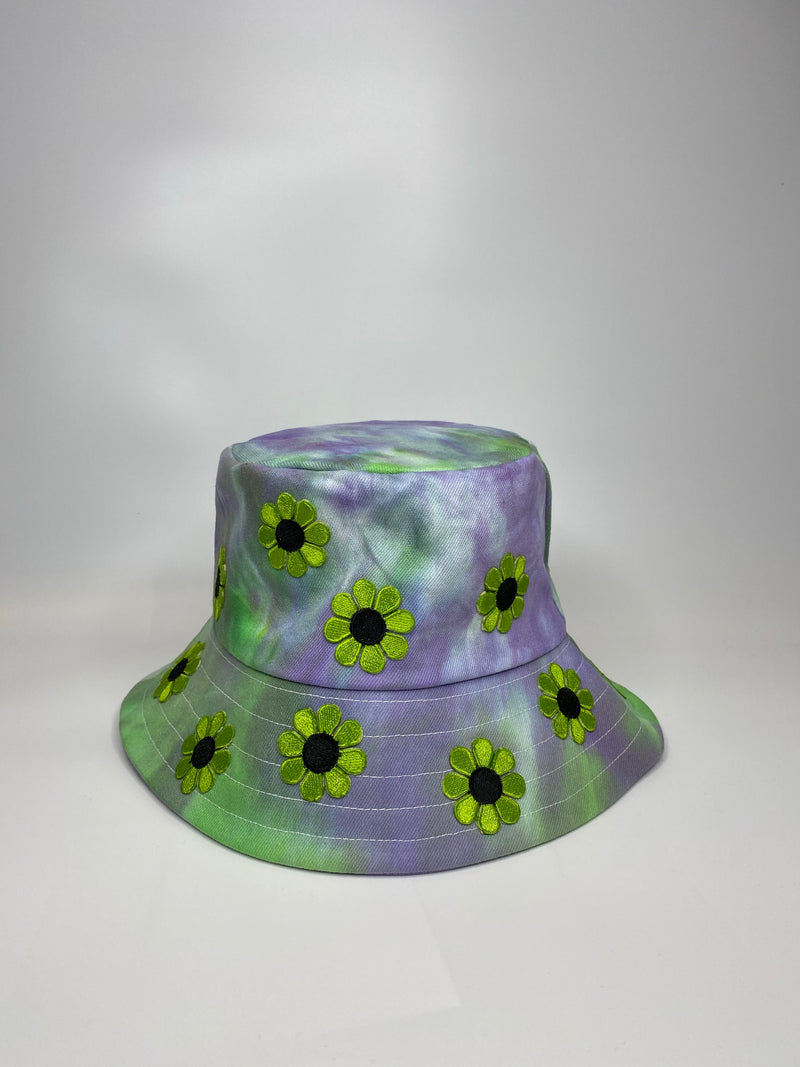 A Dub of Daisies Bucket Hat
