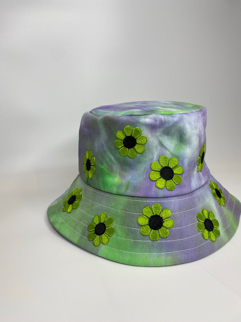 A Dub of Daisies Bucket Hat